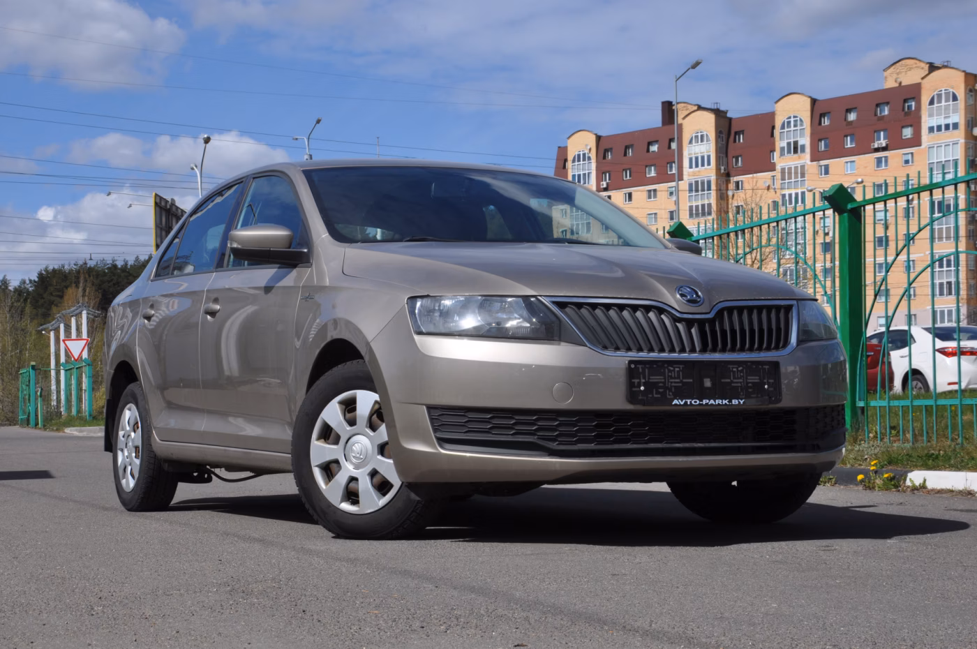 Skoda Rapid фото 2