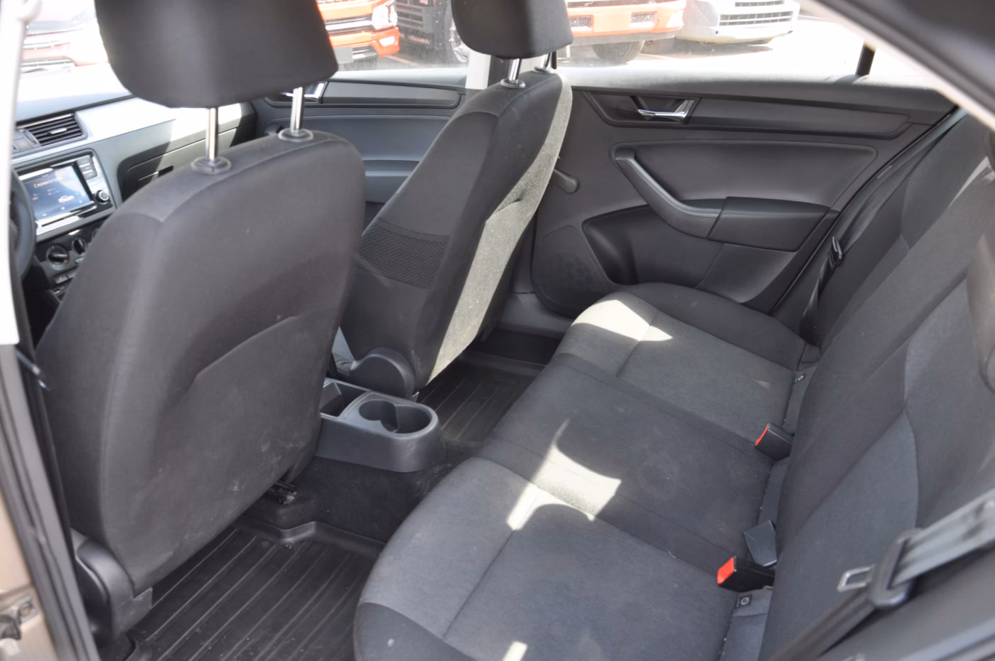 Skoda Rapid фото 12