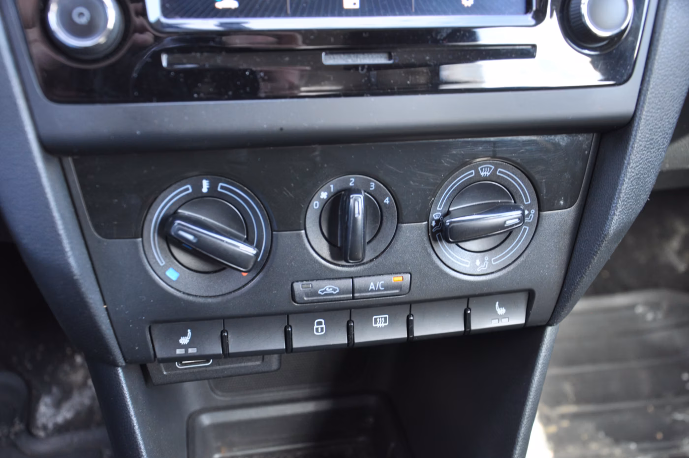 Skoda Rapid фото 13