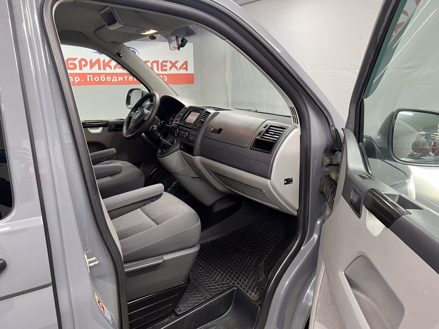Volkswagen Caravelle фото 9