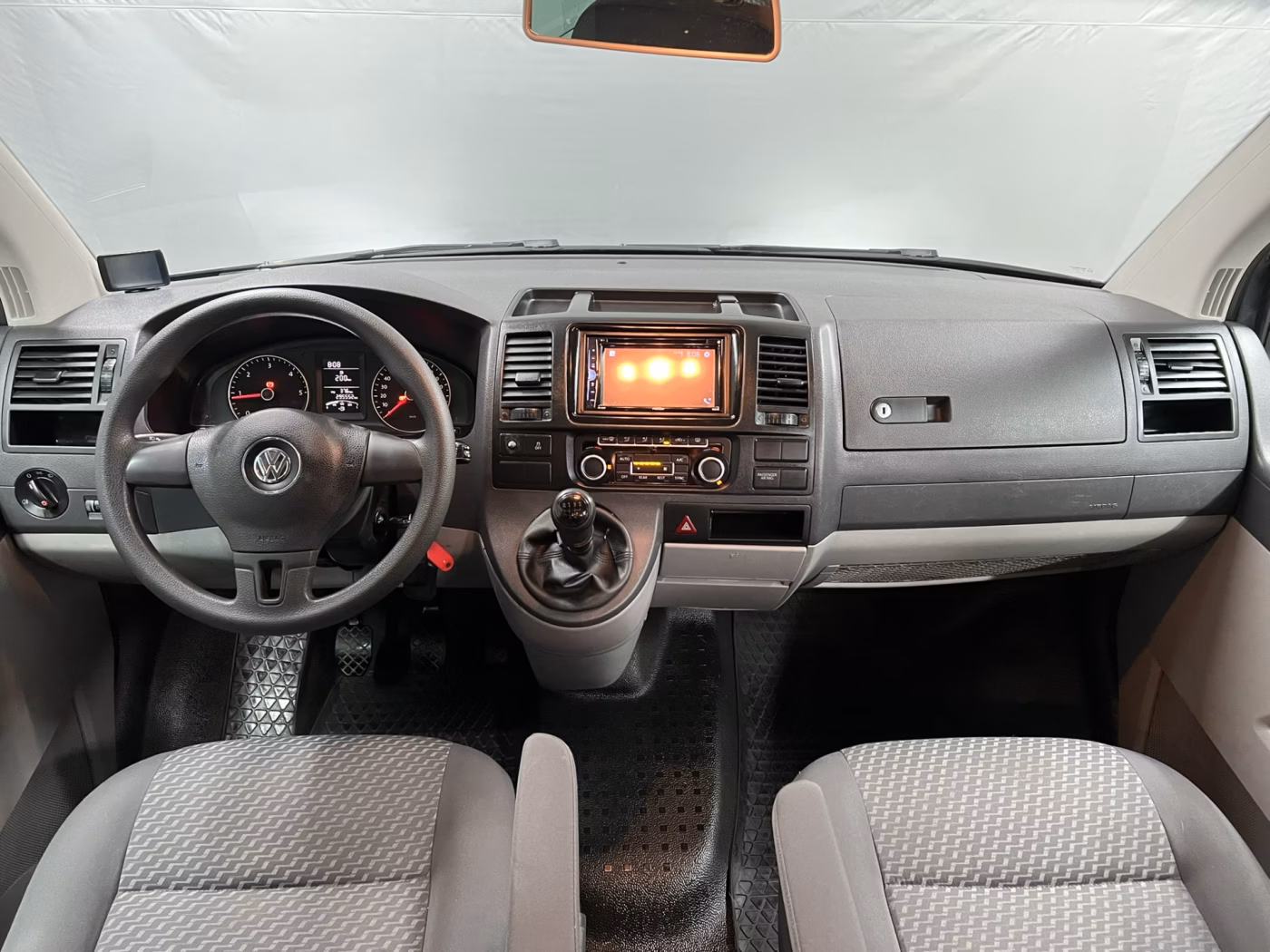 Volkswagen Caravelle фото 14