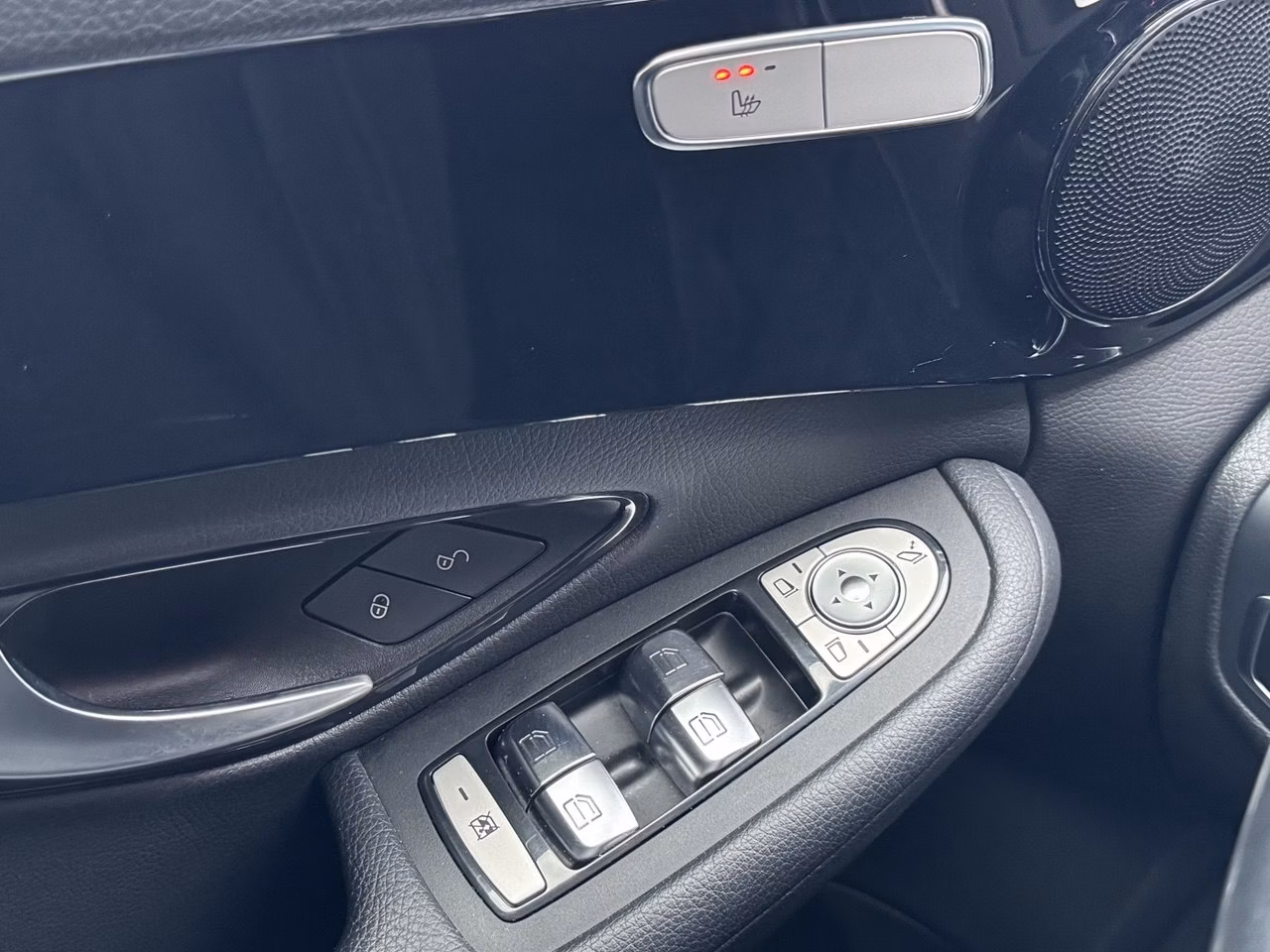 Mercedes-Benz C-Класс фото 12
