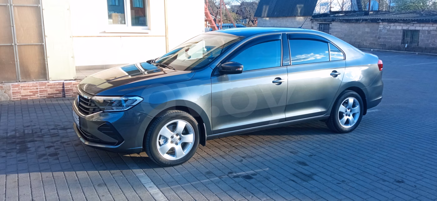 Volkswagen Polo Sedan фото 3