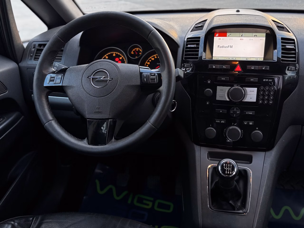 Opel Zafira фото 11