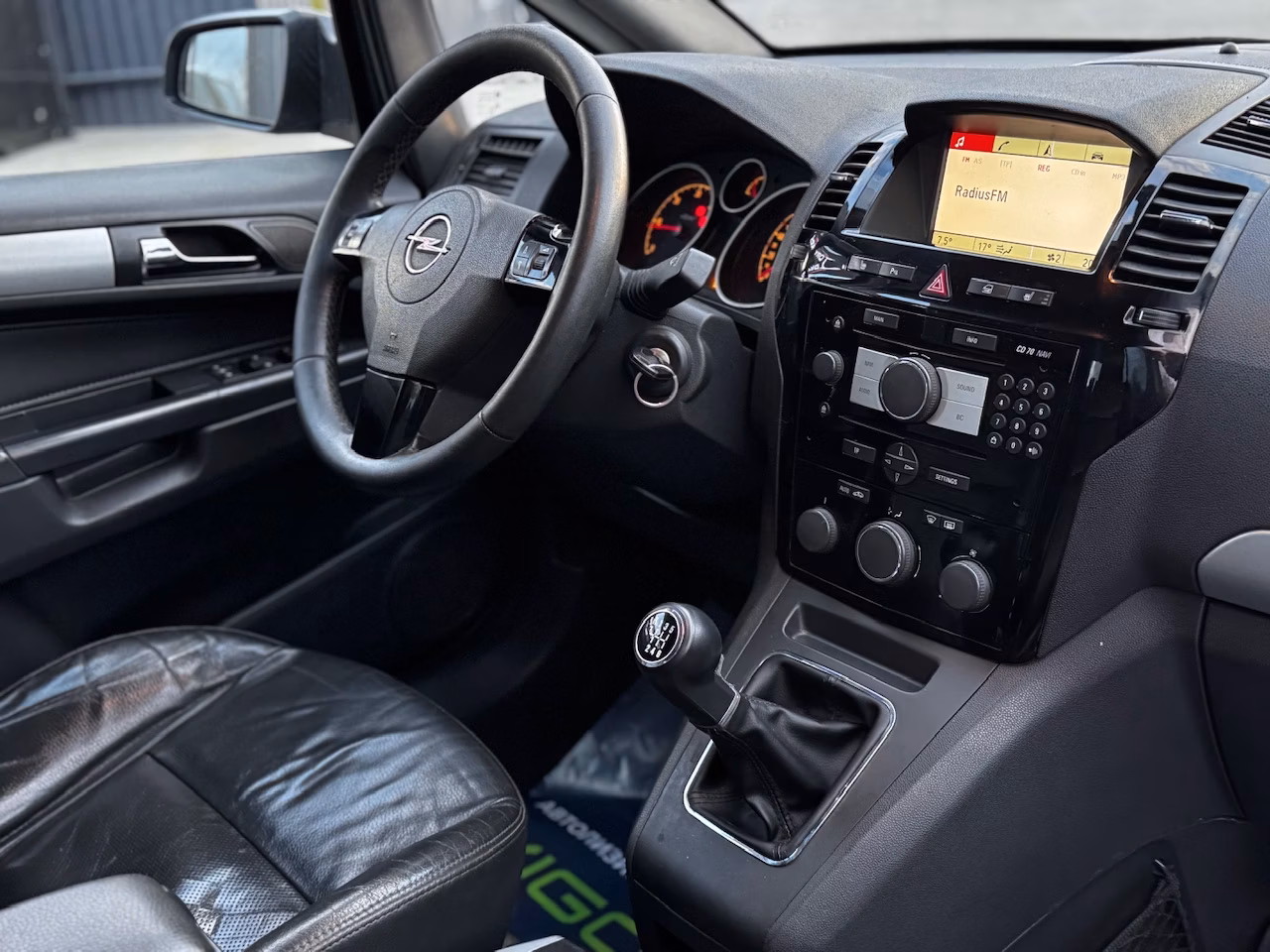 Opel Zafira фото 12