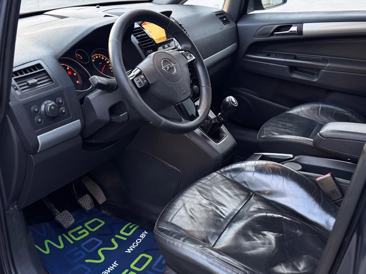 Opel Zafira фото 8