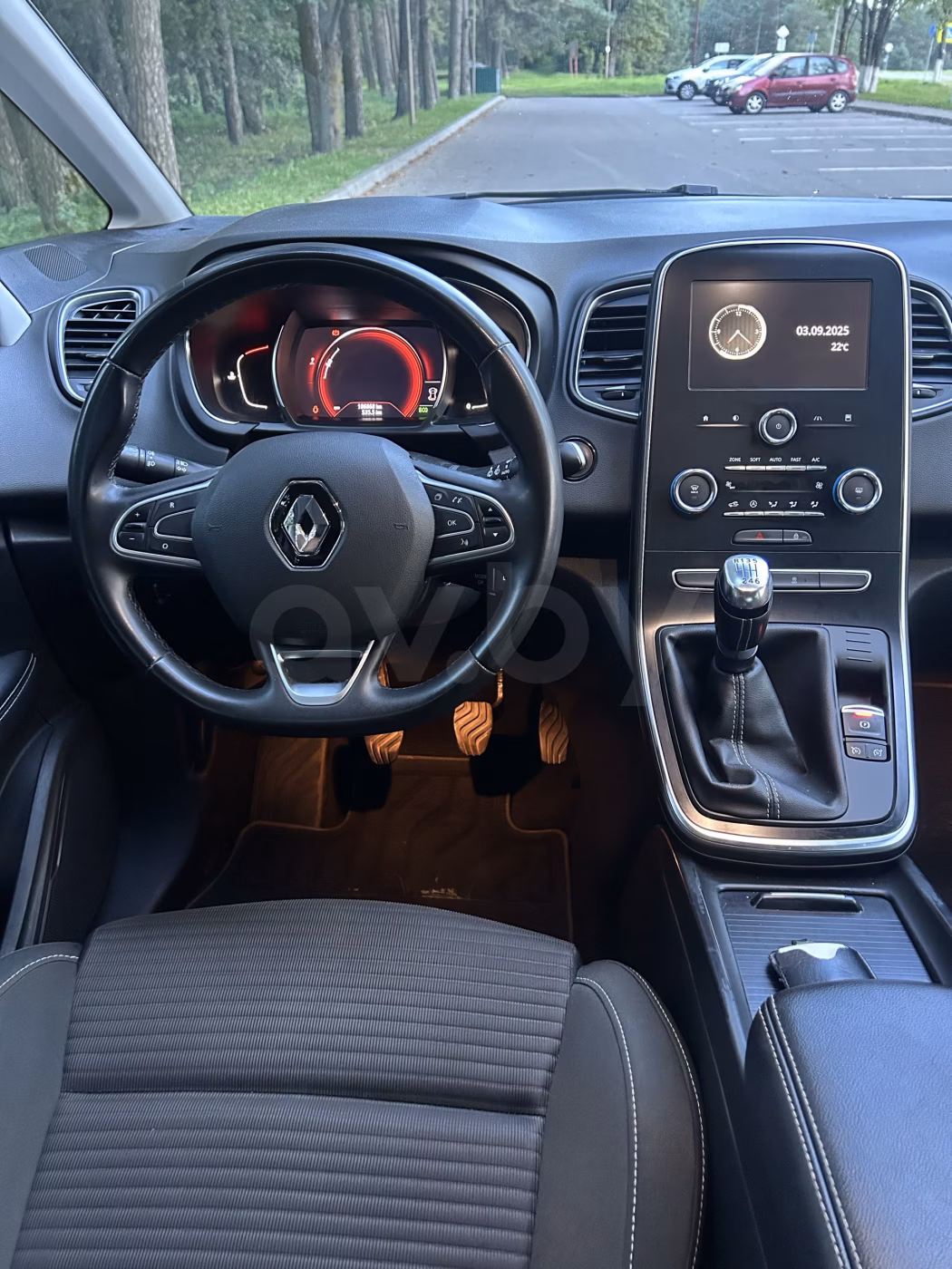 Renault Scenic фото 12