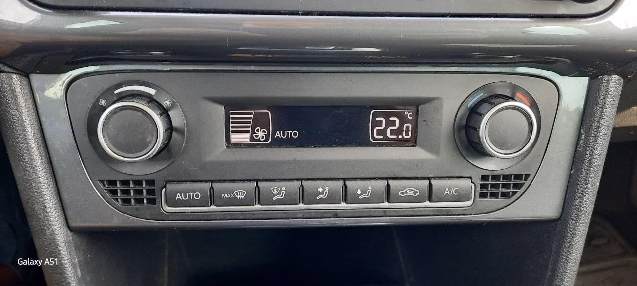 Volkswagen Polo Sedan фото 18