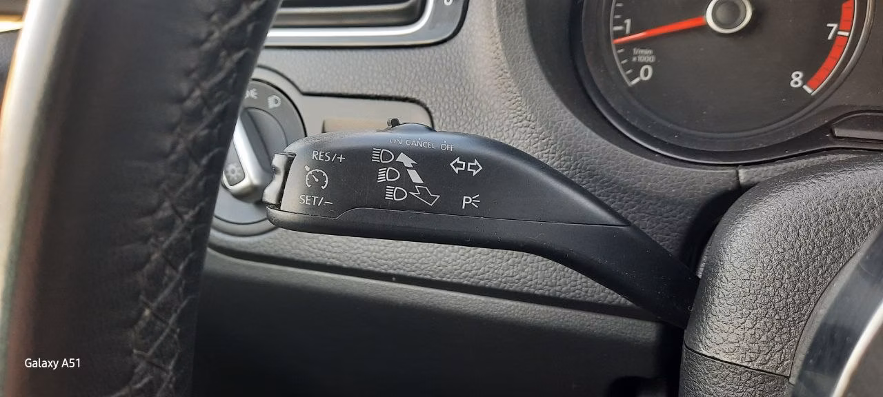 Volkswagen Polo Sedan фото 10