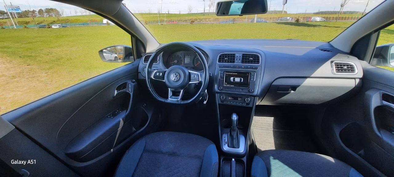 Volkswagen Polo Sedan фото 20