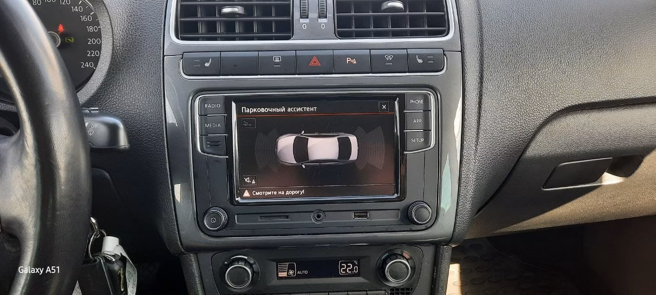 Volkswagen Polo Sedan фото 17