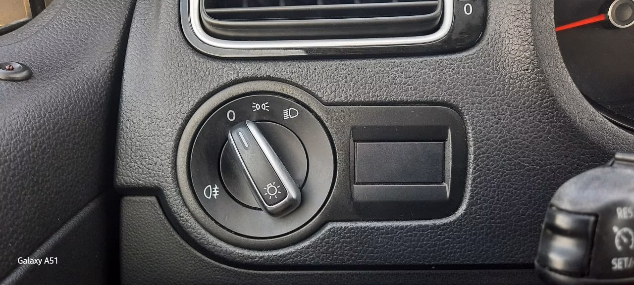 Volkswagen Polo Sedan фото 8