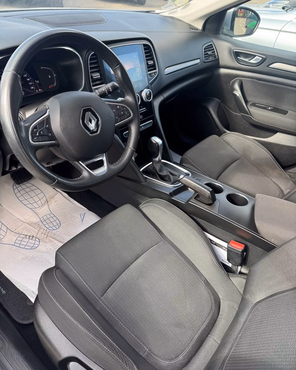 Renault Megane фото 10