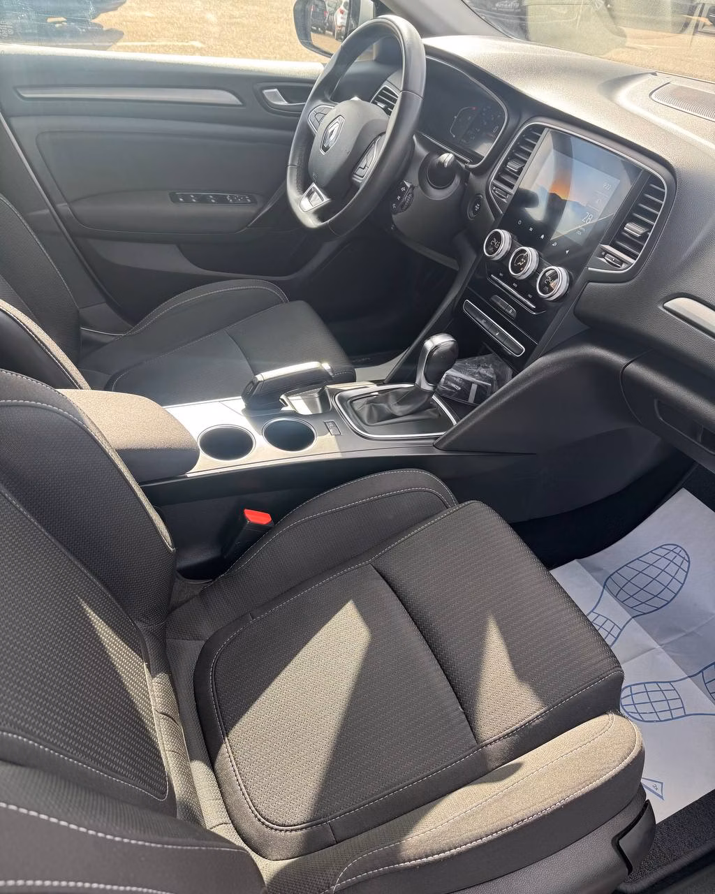 Renault Megane фото 14