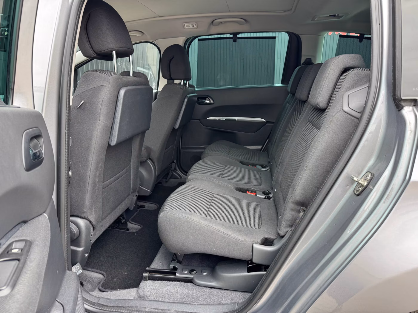Peugeot 5008 фото 9