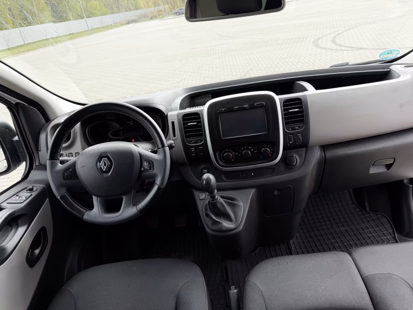 Renault Trafic фото 10