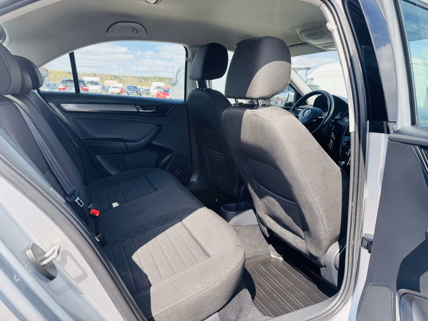 Skoda Rapid фото 7