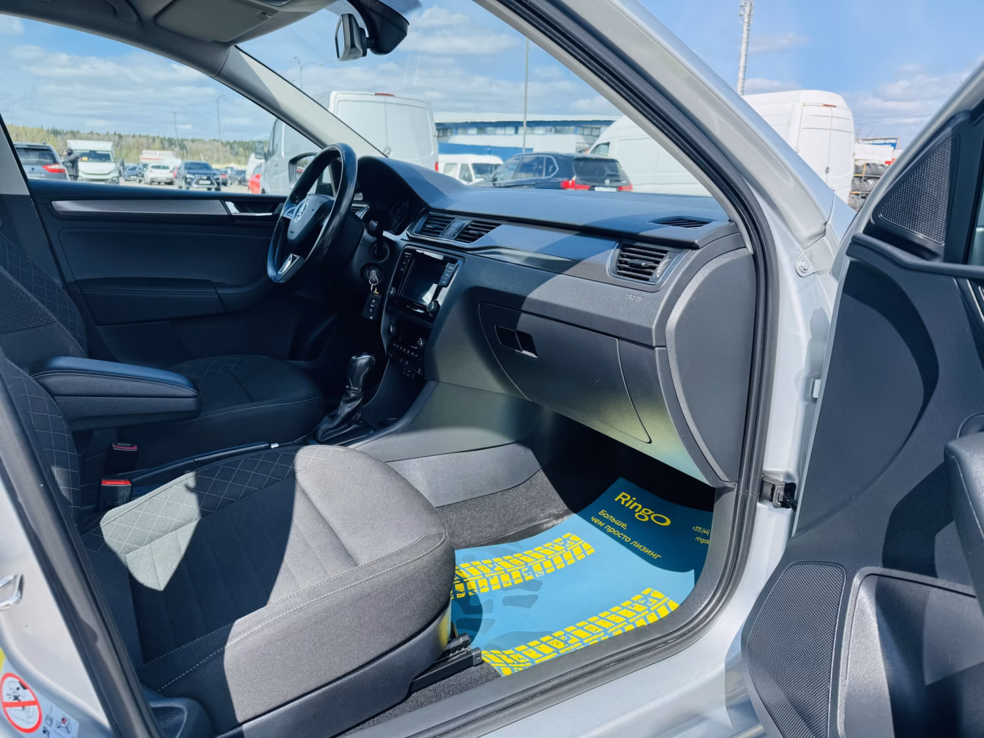 Skoda Rapid фото 8