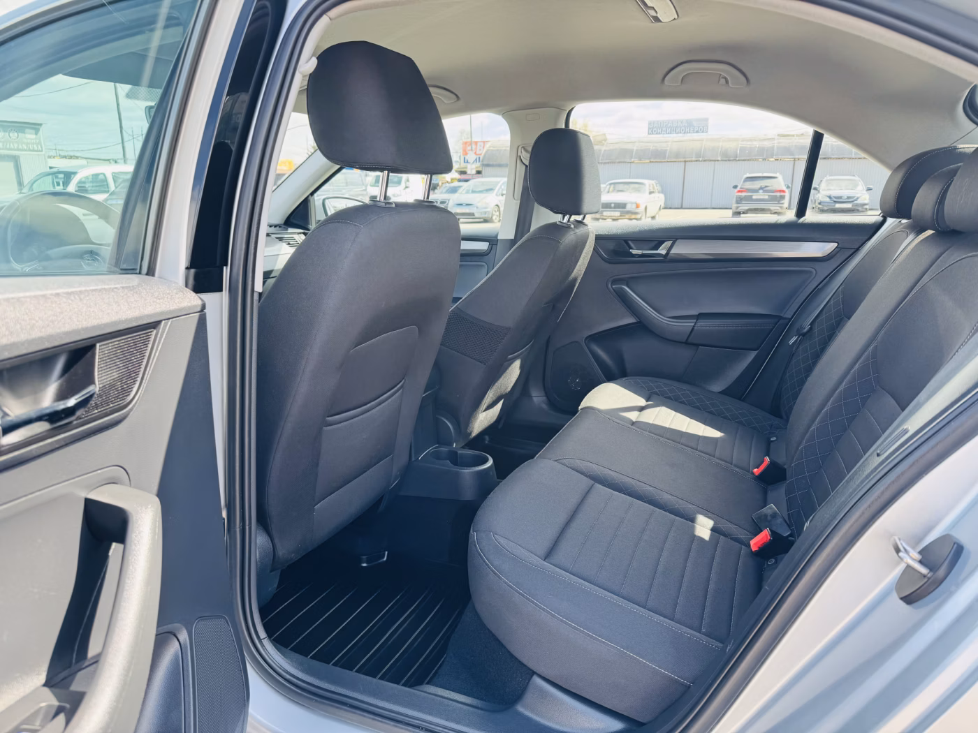 Skoda Rapid фото 6