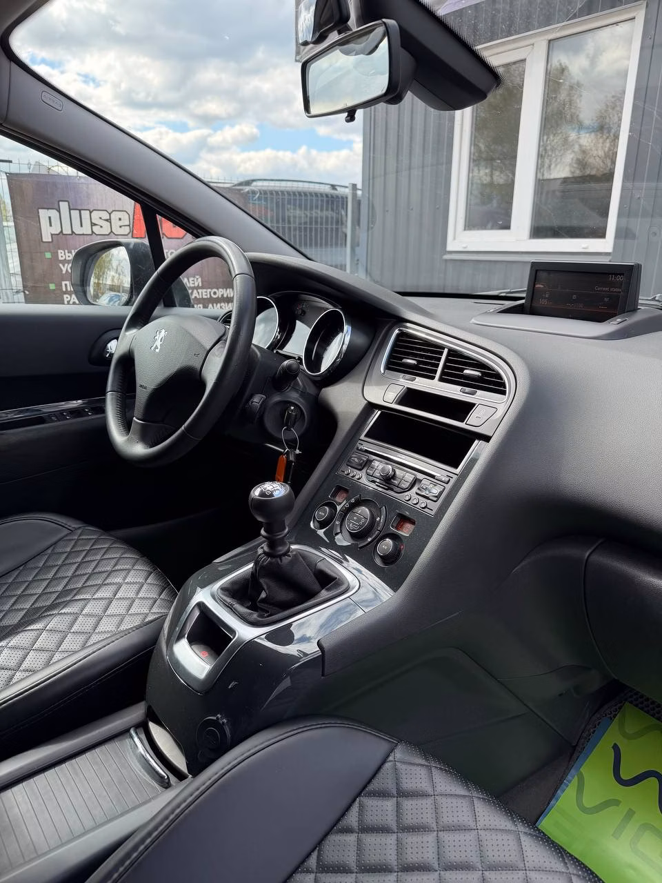 Peugeot 5008 фото 9