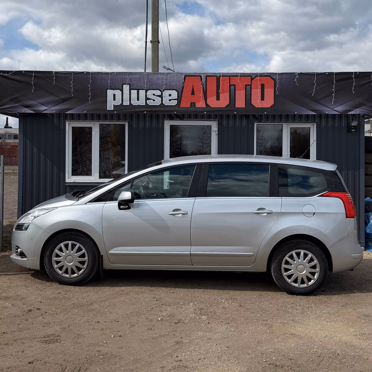 Peugeot 5008 фото 7