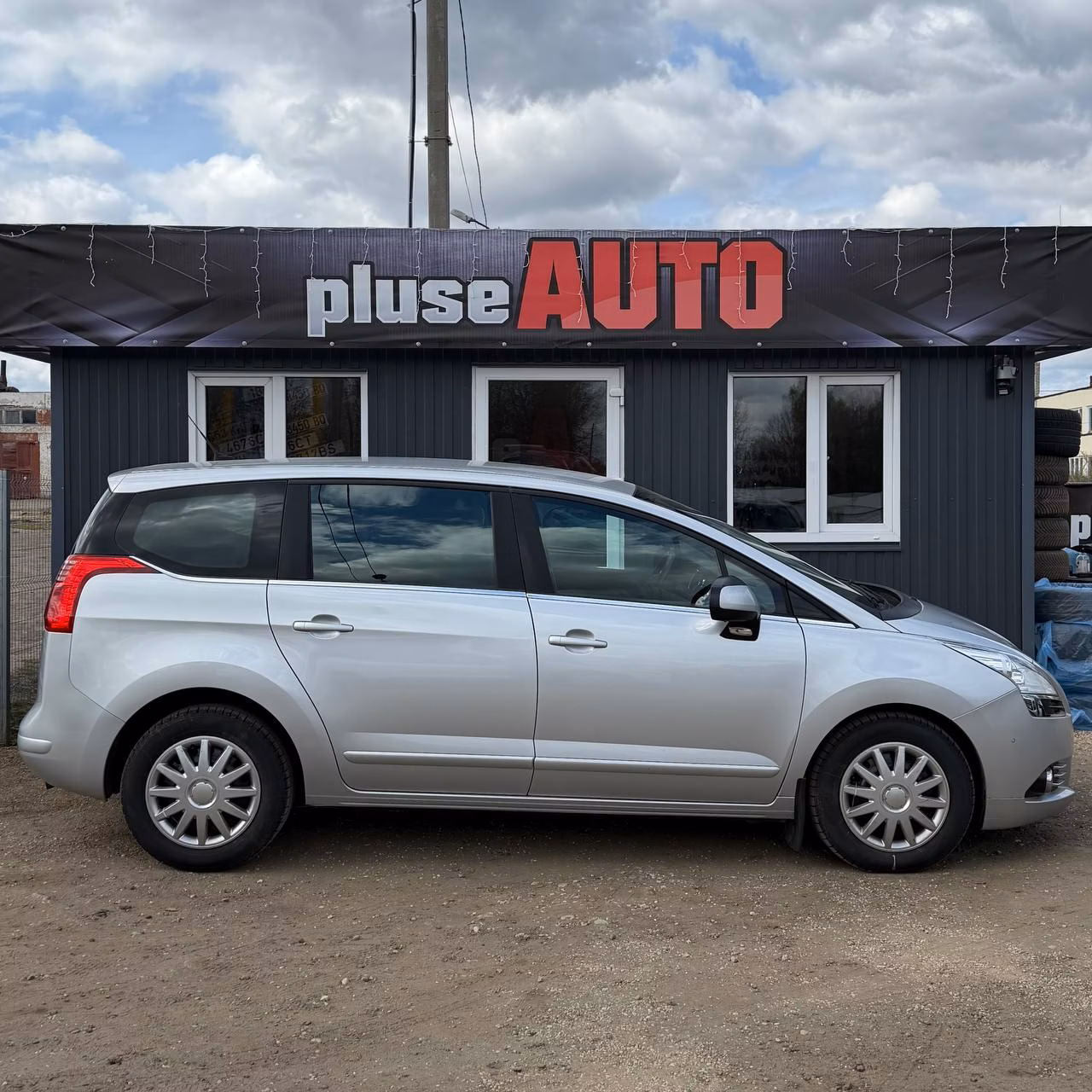 Peugeot 5008 фото 8