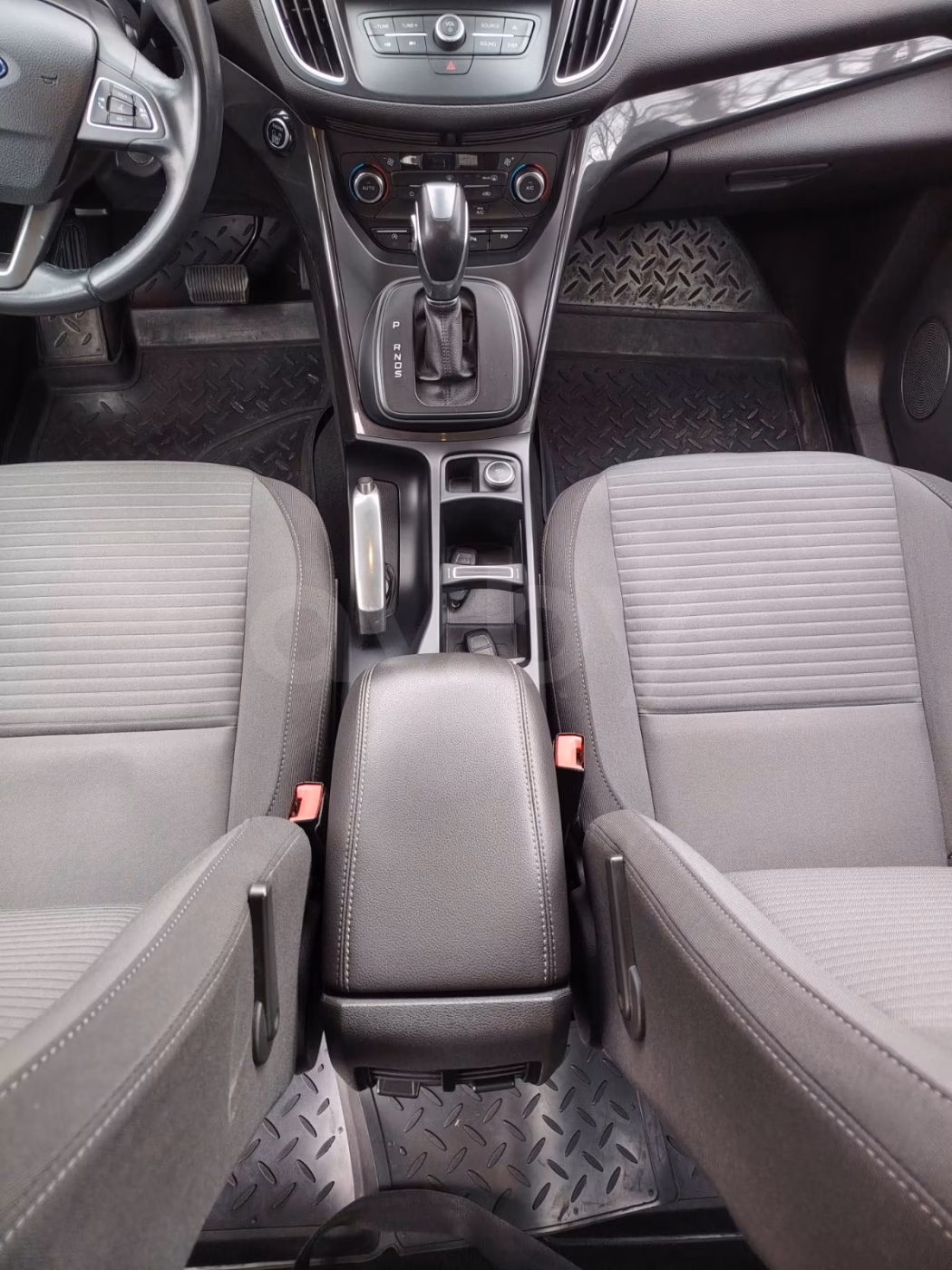 Ford C-MAX фото 18