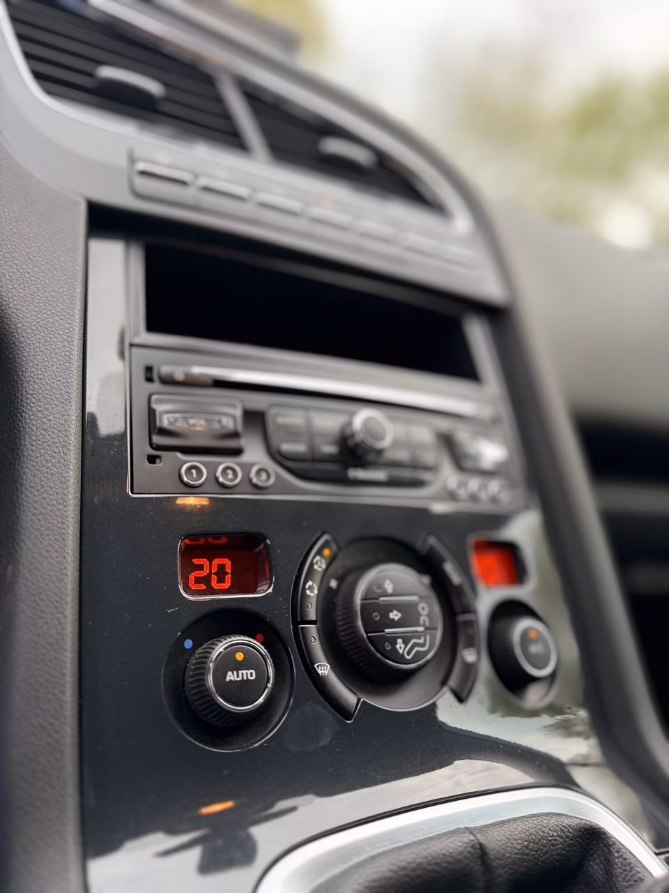 Peugeot 5008 фото 18