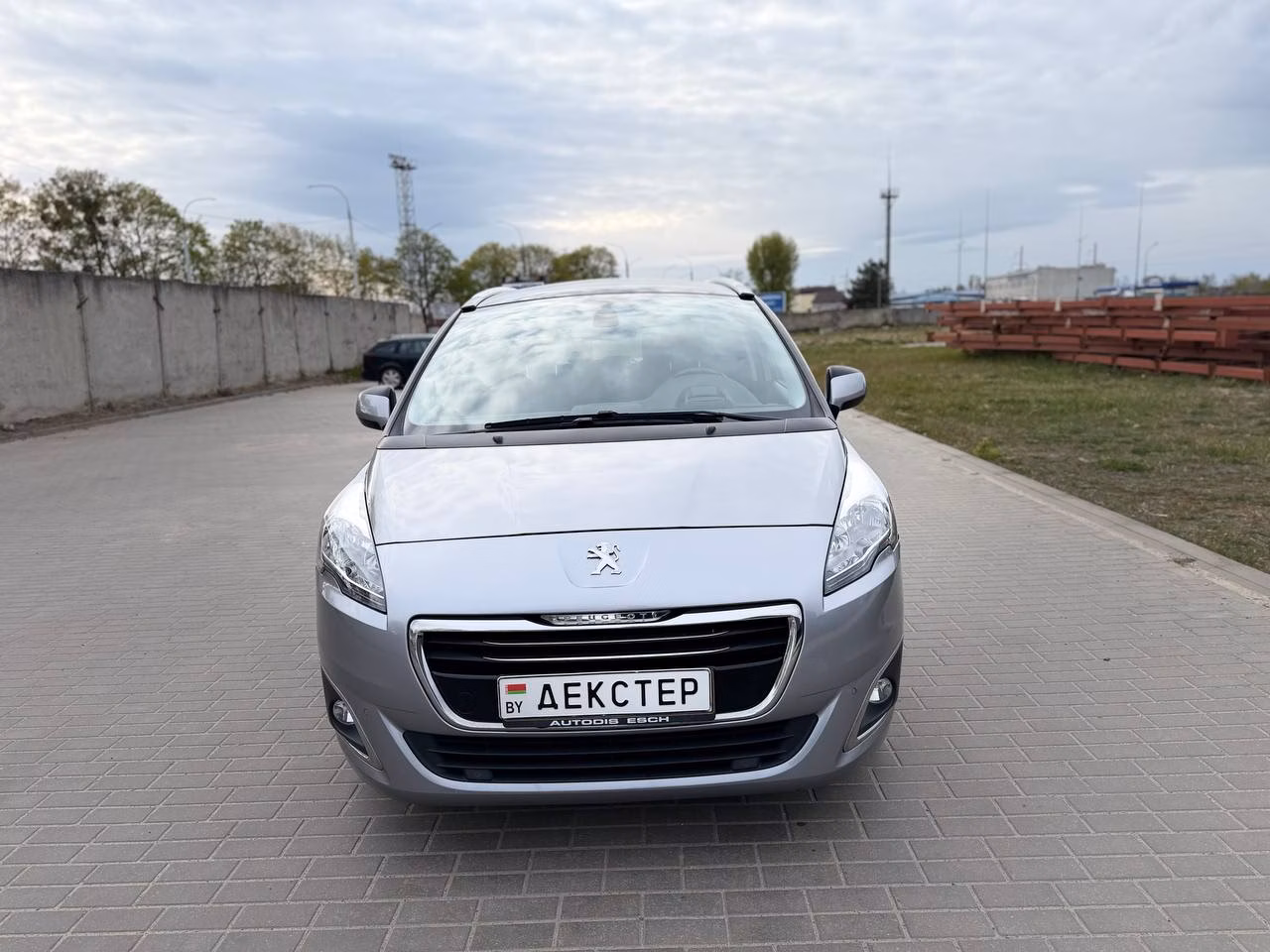 Peugeot 5008 фото 2