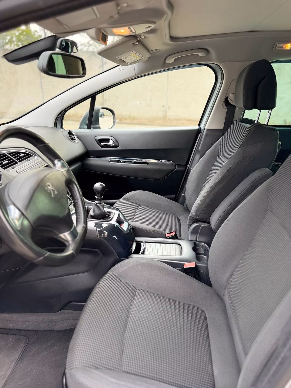 Peugeot 5008 фото 9