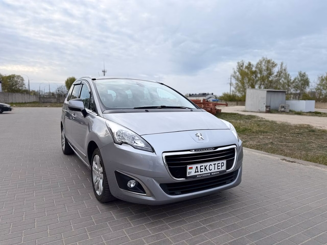 Peugeot 5008 фото 3