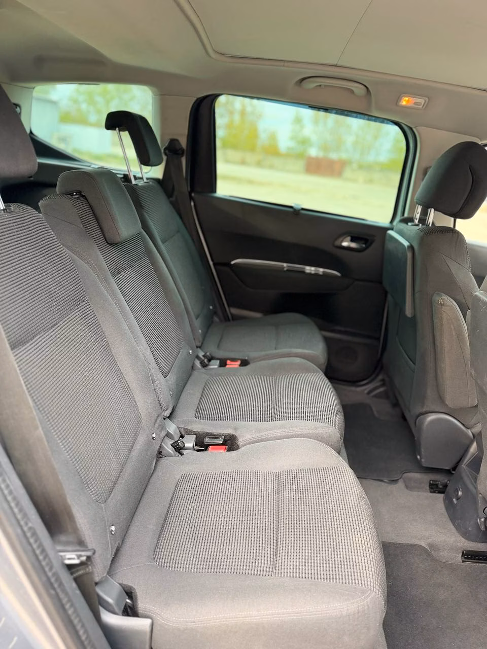 Peugeot 5008 фото 13