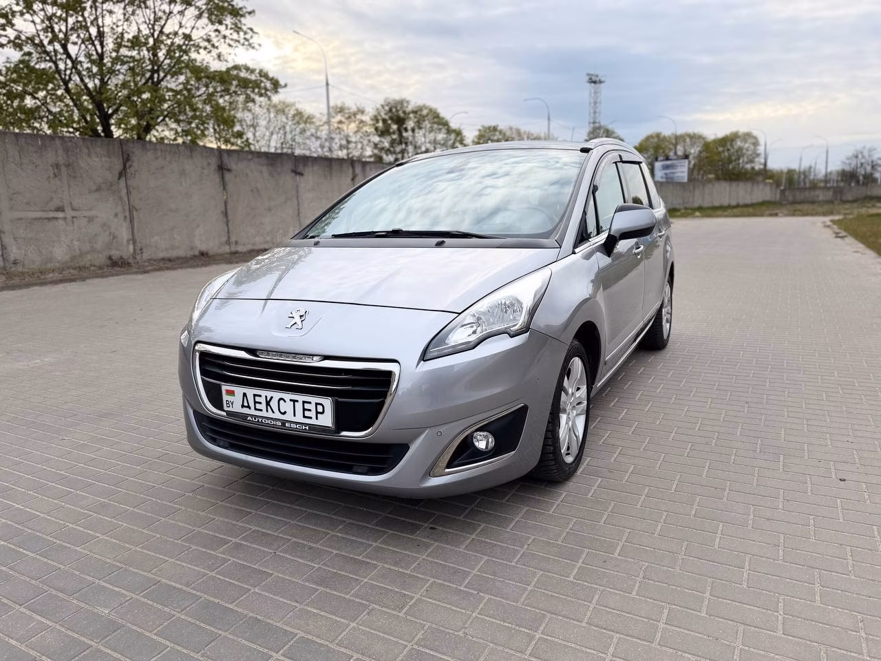 Peugeot 5008