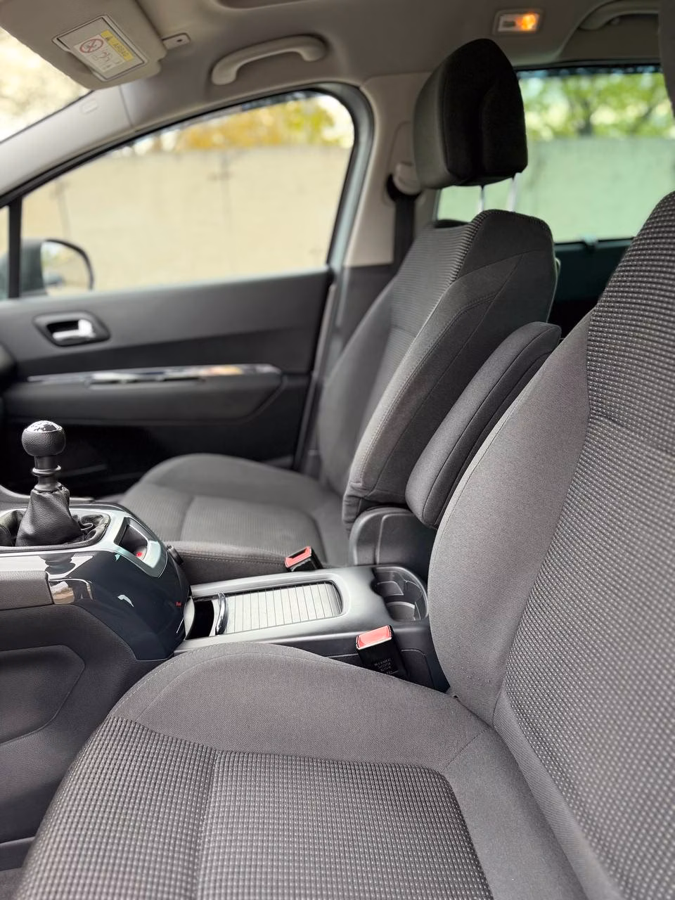 Peugeot 5008 фото 11