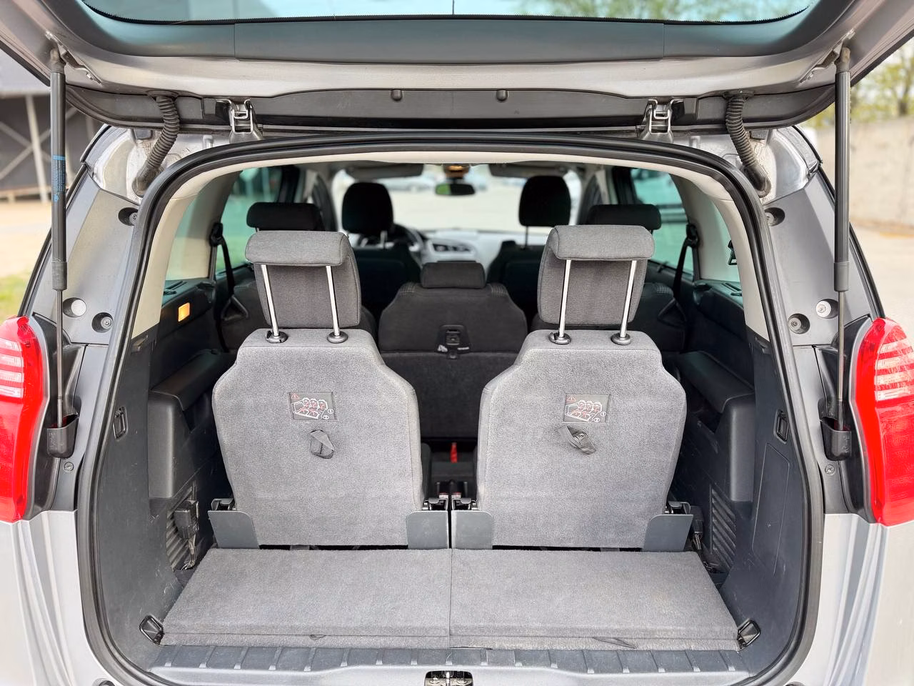 Peugeot 5008 фото 8
