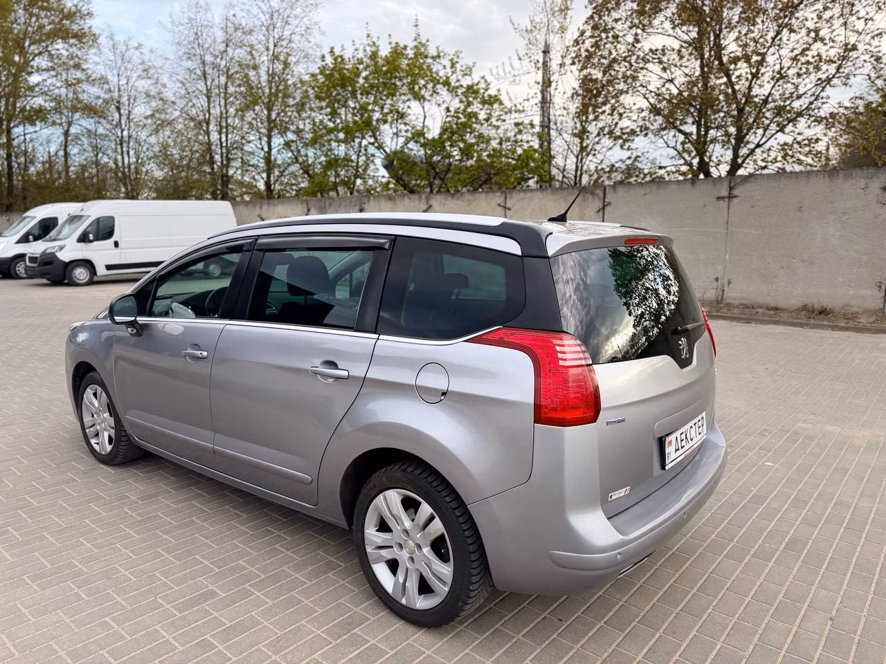 Peugeot 5008 фото 6