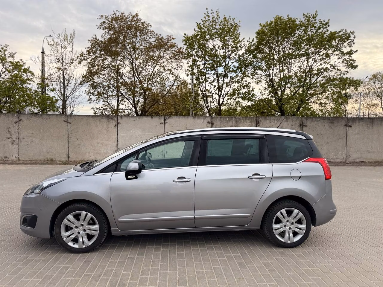 Peugeot 5008 фото 4