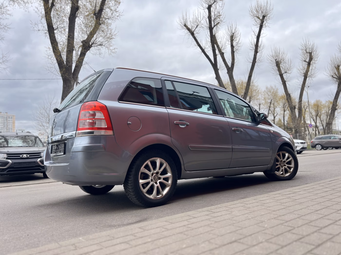 Opel Zafira фото 9