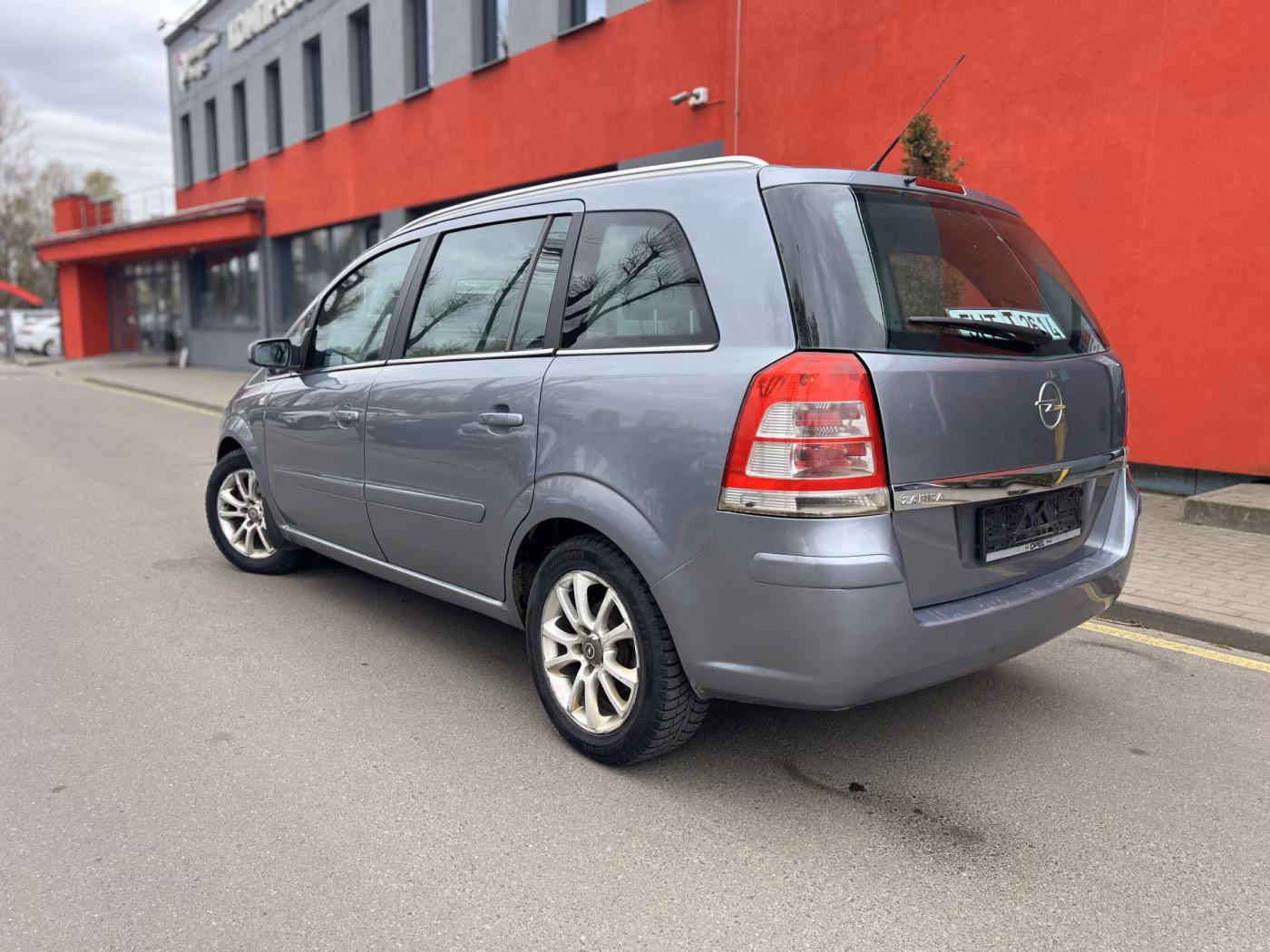 Opel Zafira фото 6