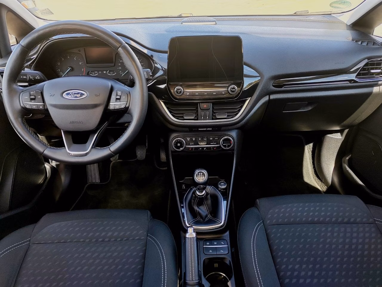 Ford Fiesta фото 7