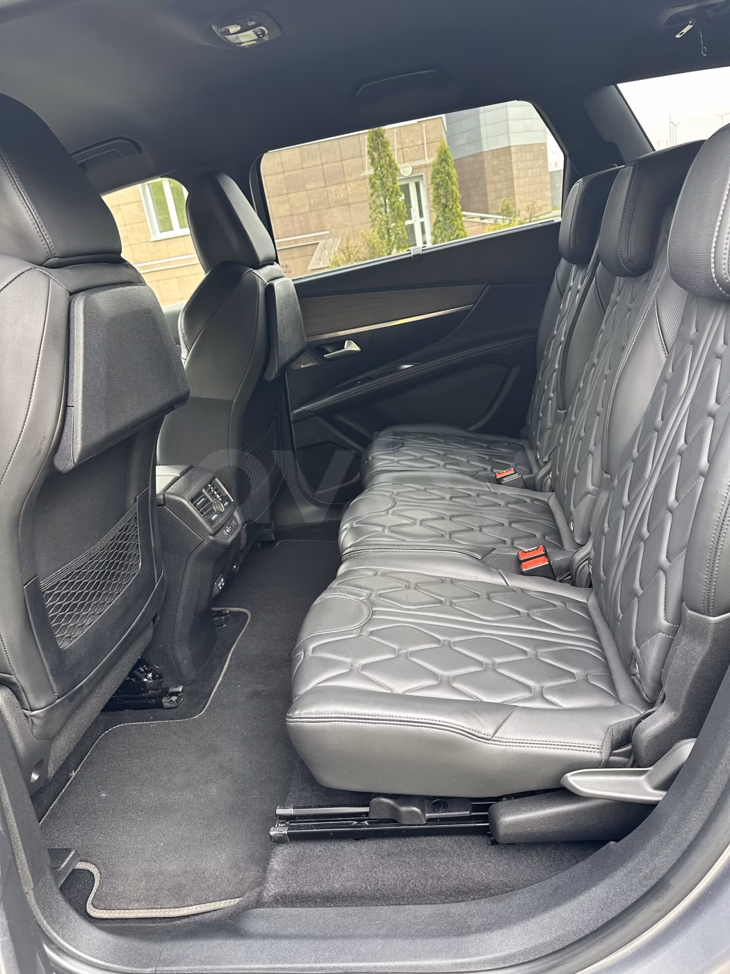 Peugeot 5008 фото 15