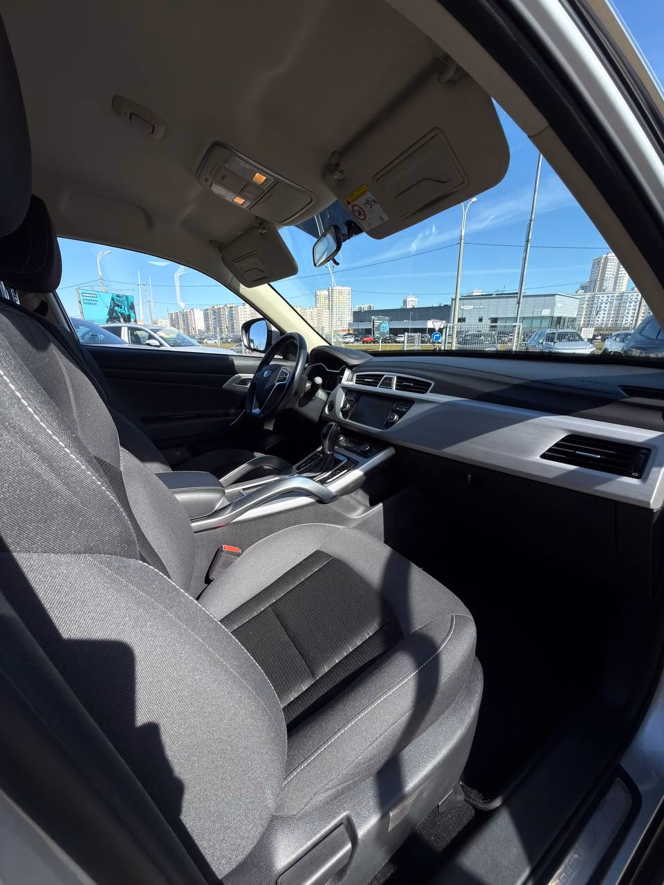 Geely Atlas фото 17