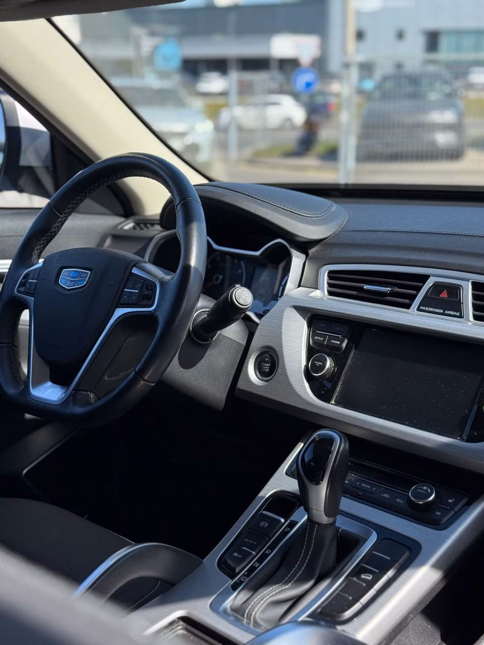 Geely Atlas фото 14