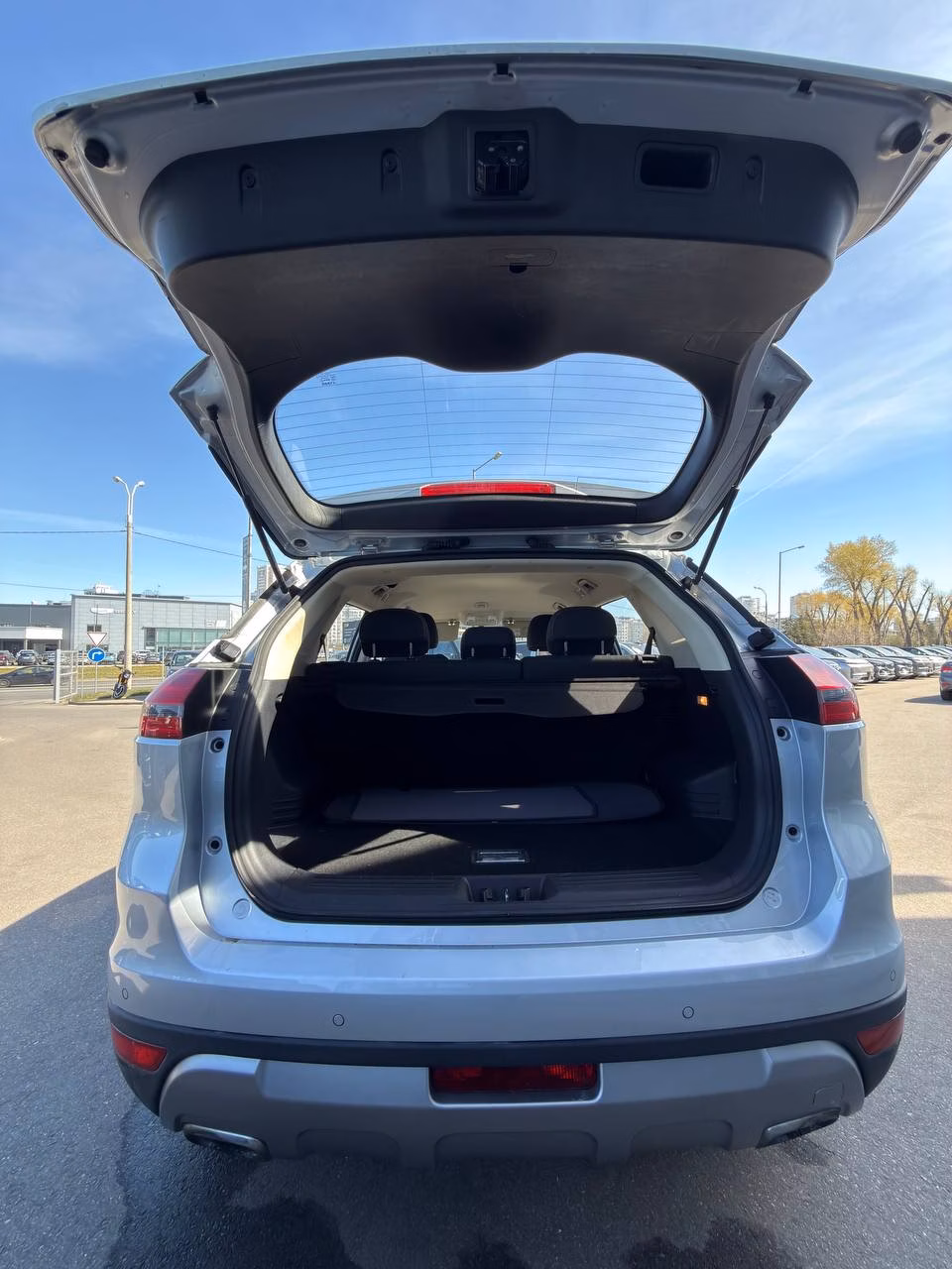 Geely Atlas фото 9