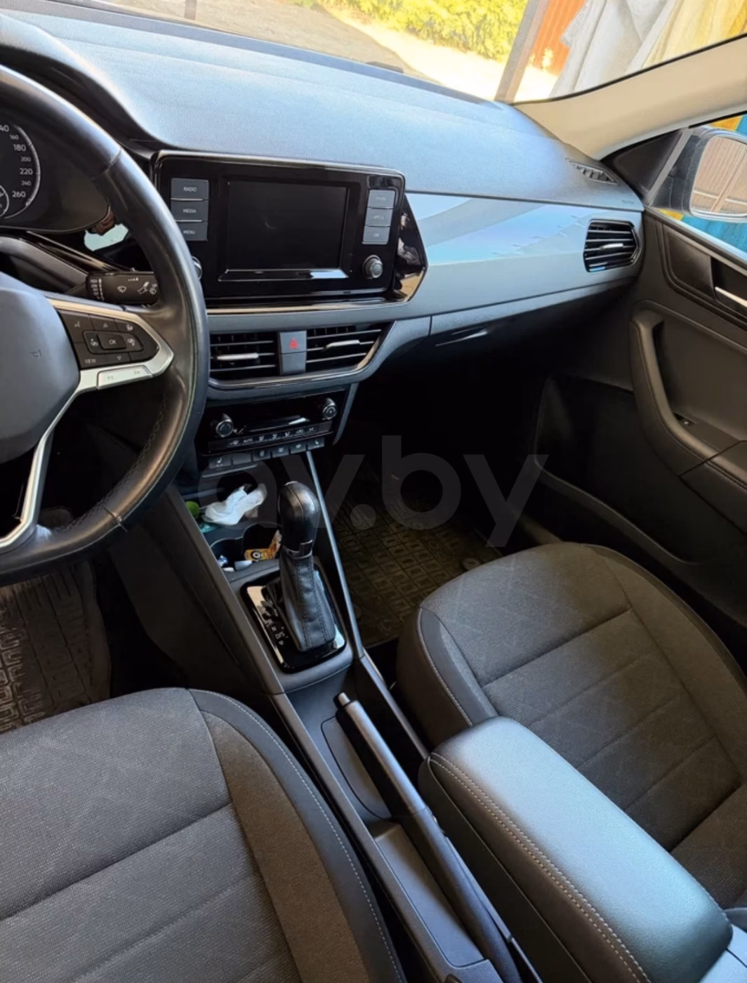 Volkswagen Polo Sedan фото 5