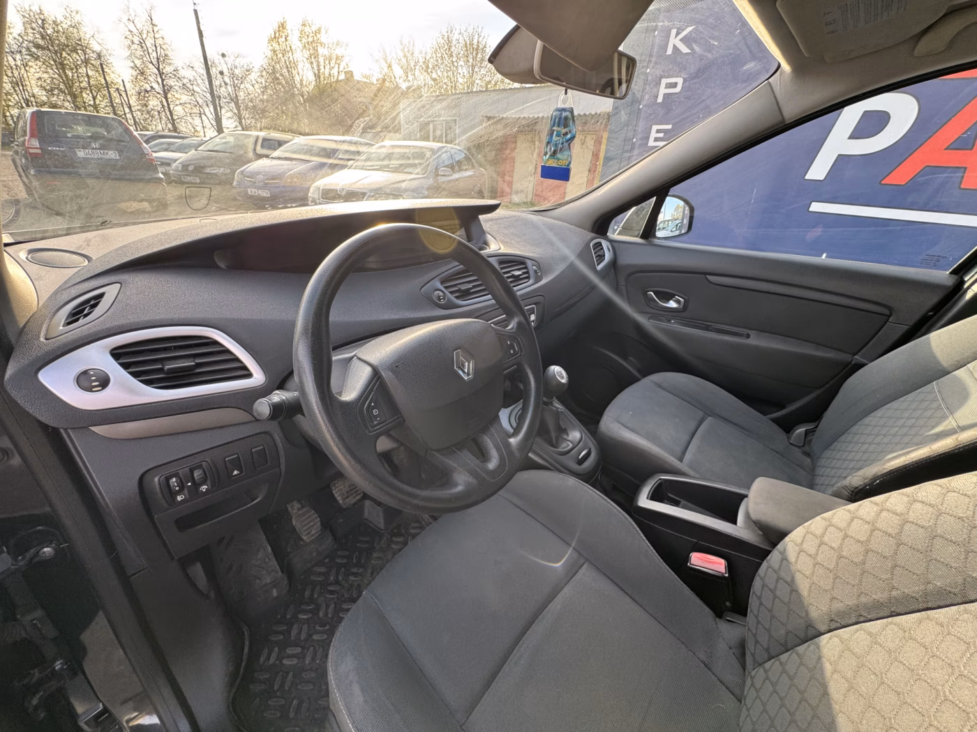 Renault Grand Scenic фото 11