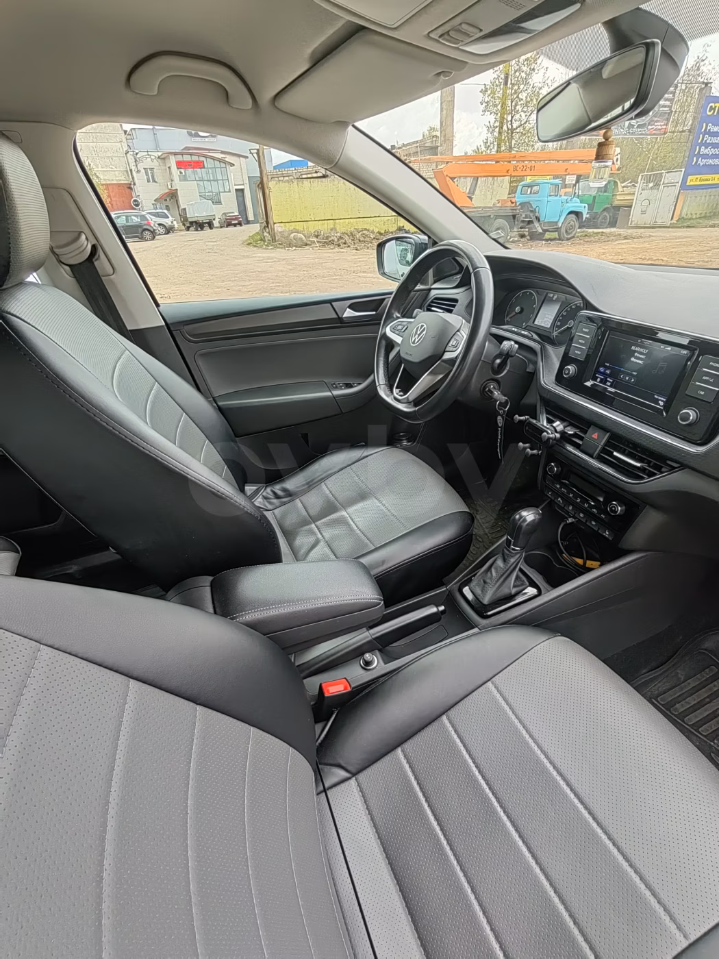 Volkswagen Polo Sedan фото 9