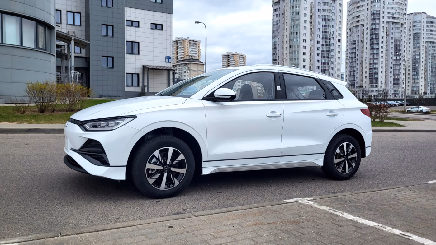 BYD e2 фото 18