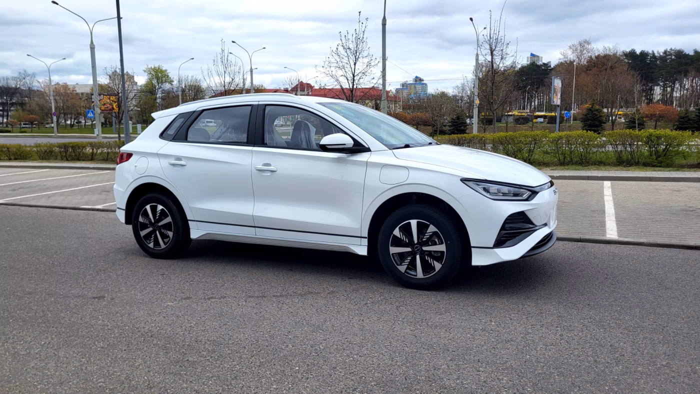 BYD e2 фото 10