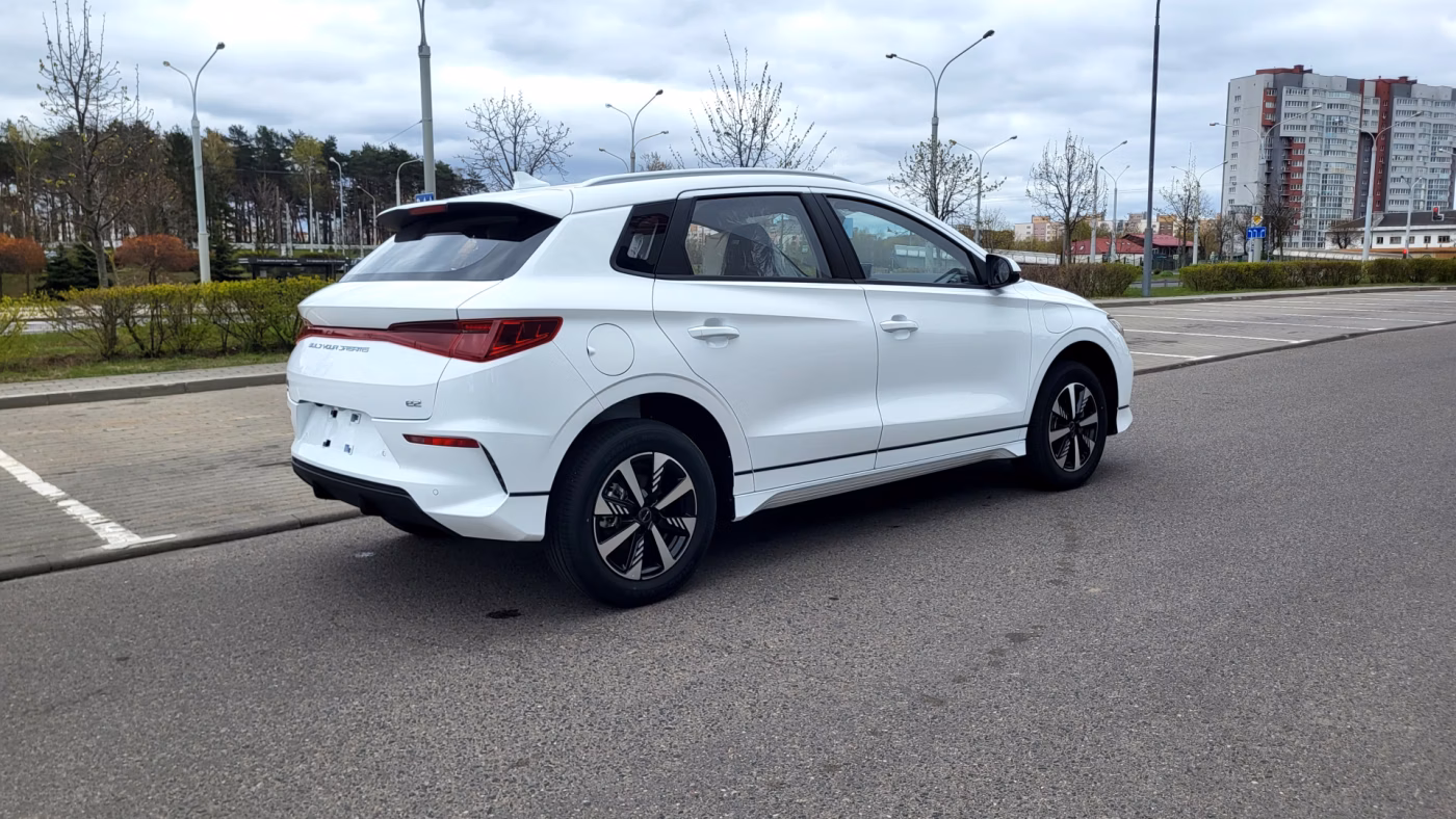 BYD e2 фото 12